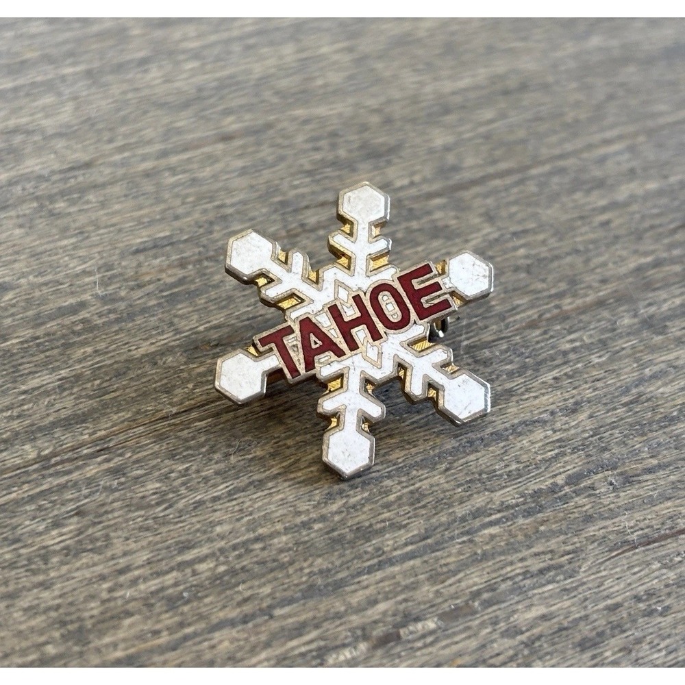 Vintage Lake Tahoe White, Gold & Red Metal Snowflake Lapel Brooch Clothing Pin - Picture 8 of 8